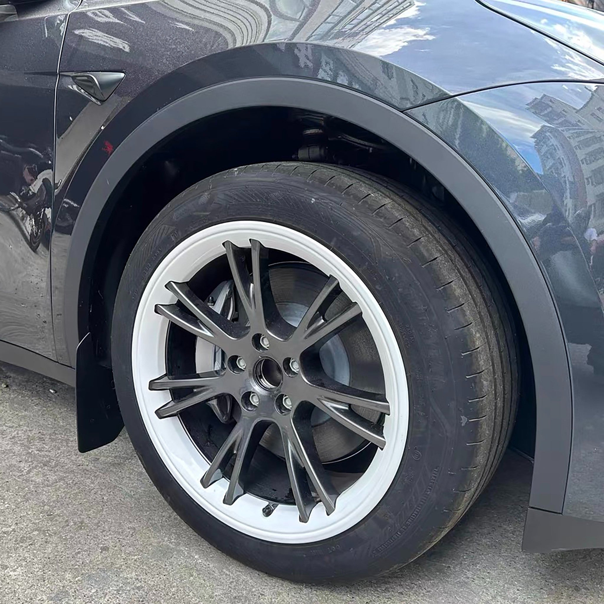 Custom Rim Protector for Tesla Model Y 19'' Gemini Wheels